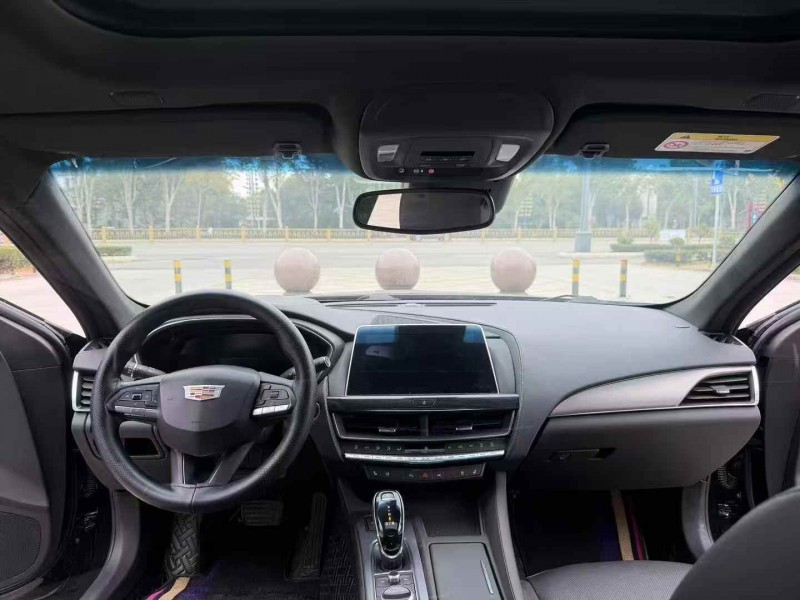 枣庄23年凯迪拉克XT56