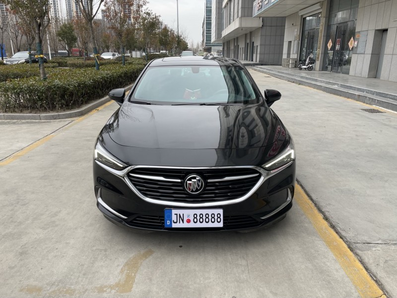 济宁21年别克君越1