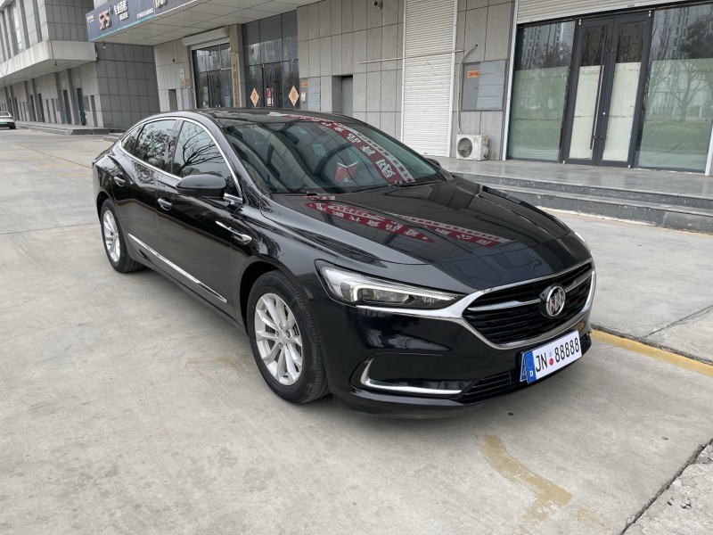 济宁21年别克君越2