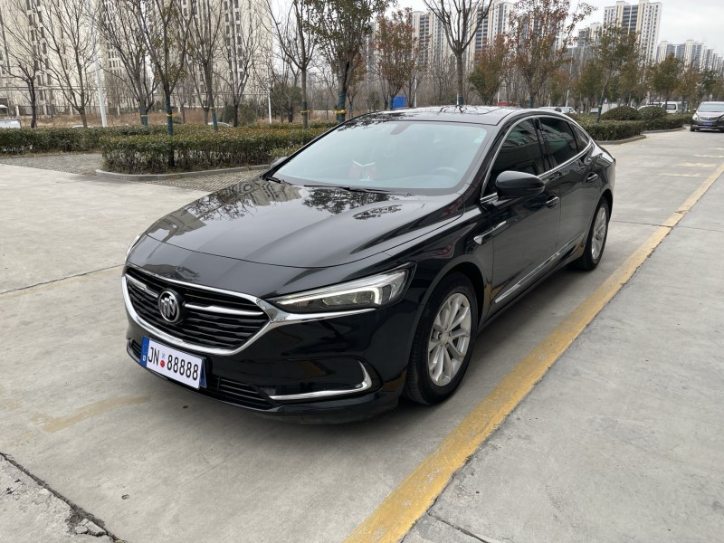 济宁21年别克君越3