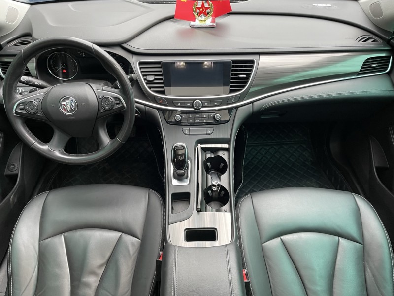 济宁21年别克君越4