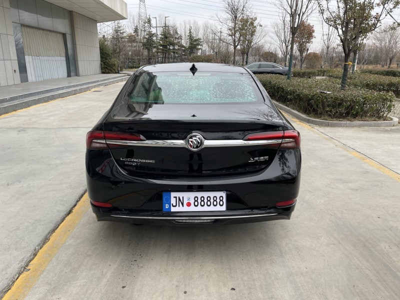 济宁21年别克君越9