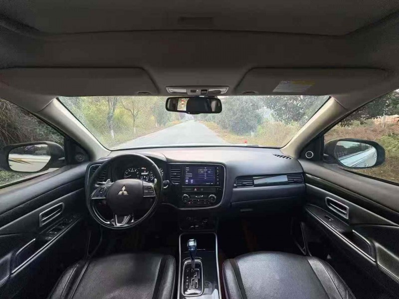 景德镇18年三菱欧蓝德6