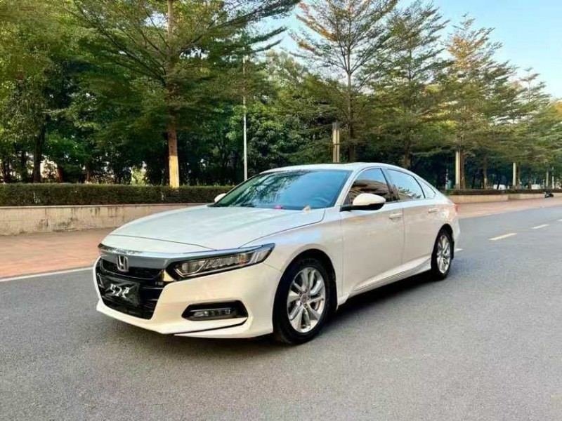 湛江18年本田雅阁2