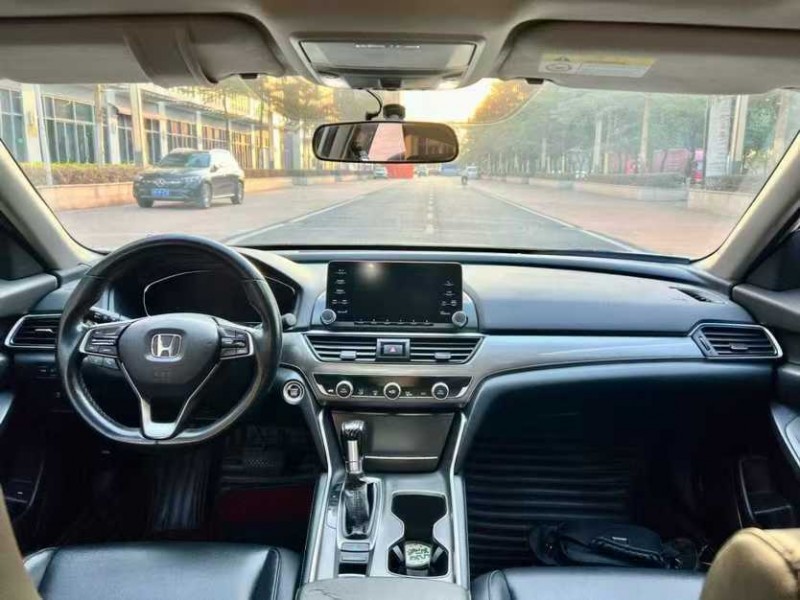 湛江18年本田雅阁5