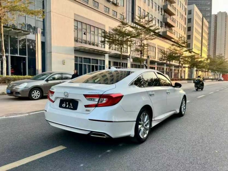 湛江18年本田雅阁7