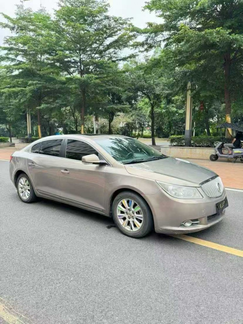 珠海11年别克君越3