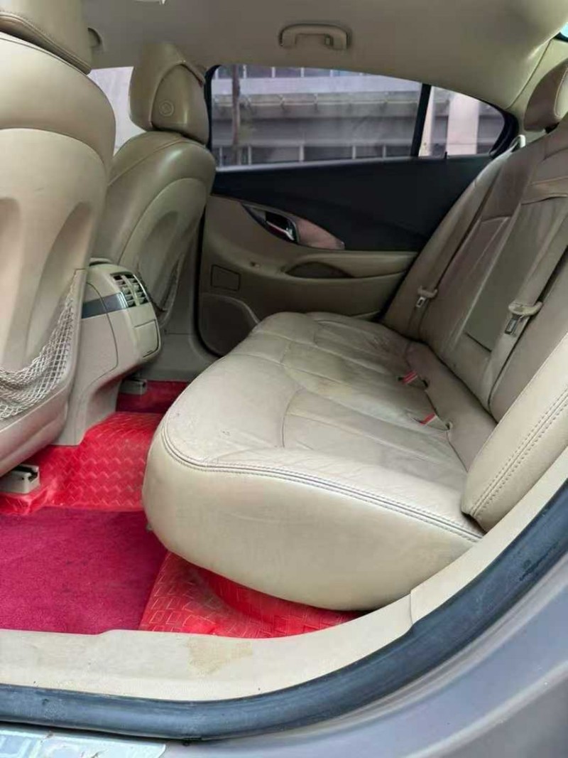 珠海11年别克君越6