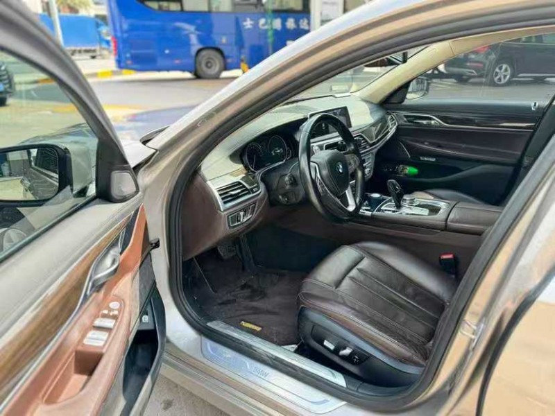 珠海16年宝马7系4