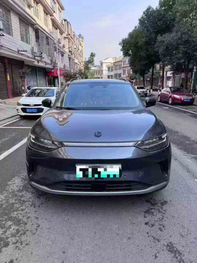 常德24年零跑汽车C111