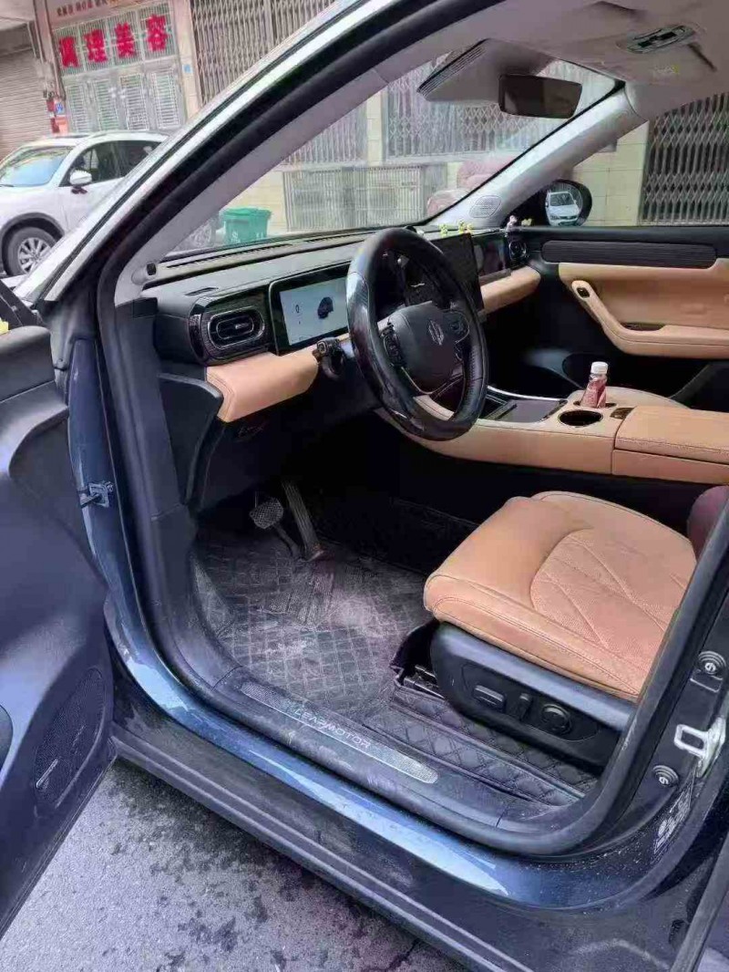 常德24年零跑汽车C115