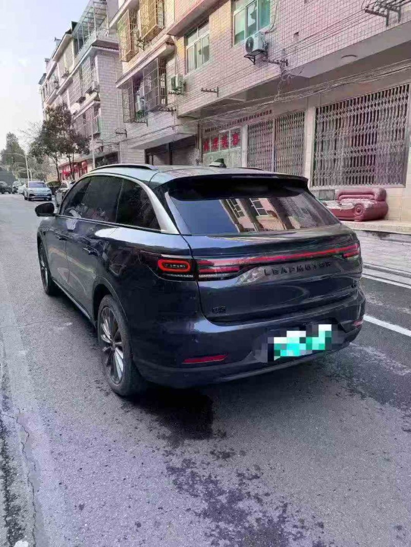 常德24年零跑汽车C119