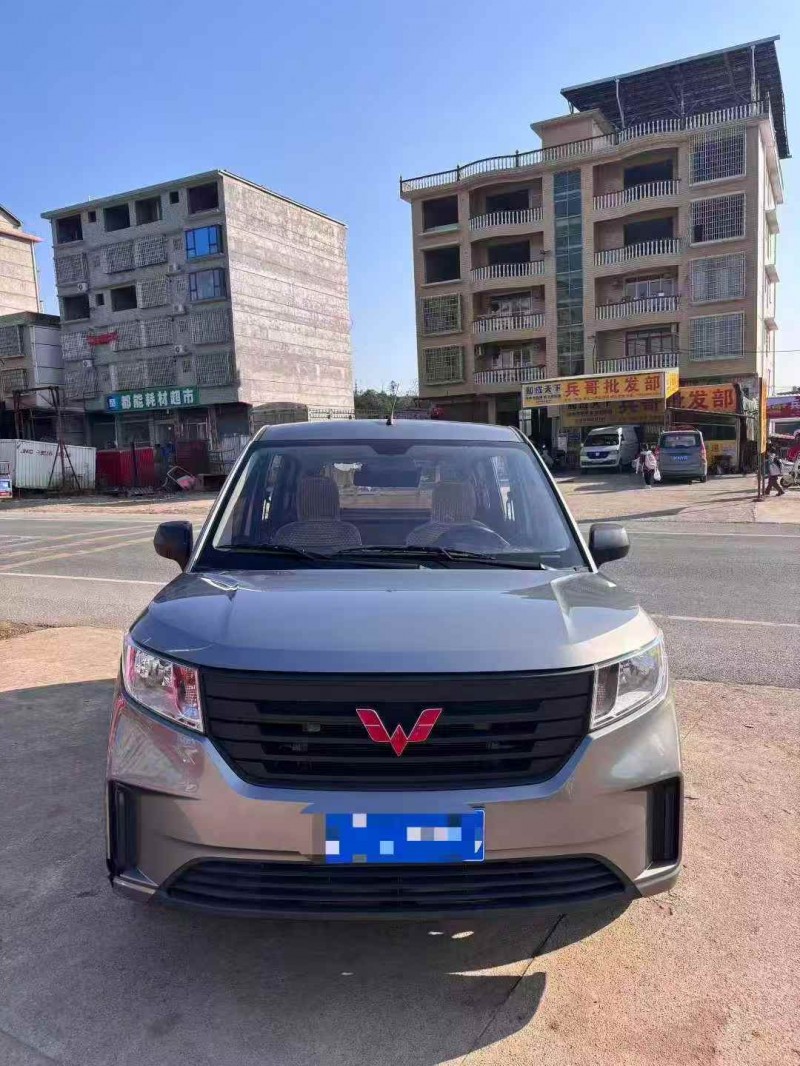 衡阳23年五菱汽车宏光1