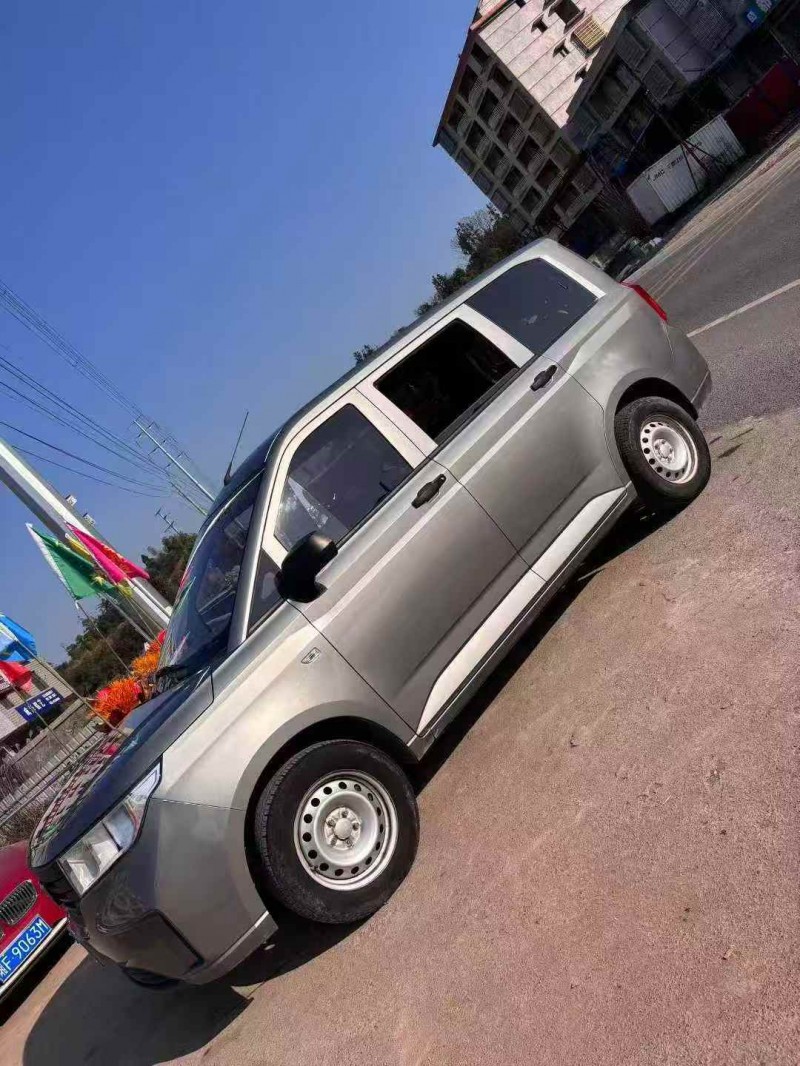 衡阳23年五菱汽车宏光2