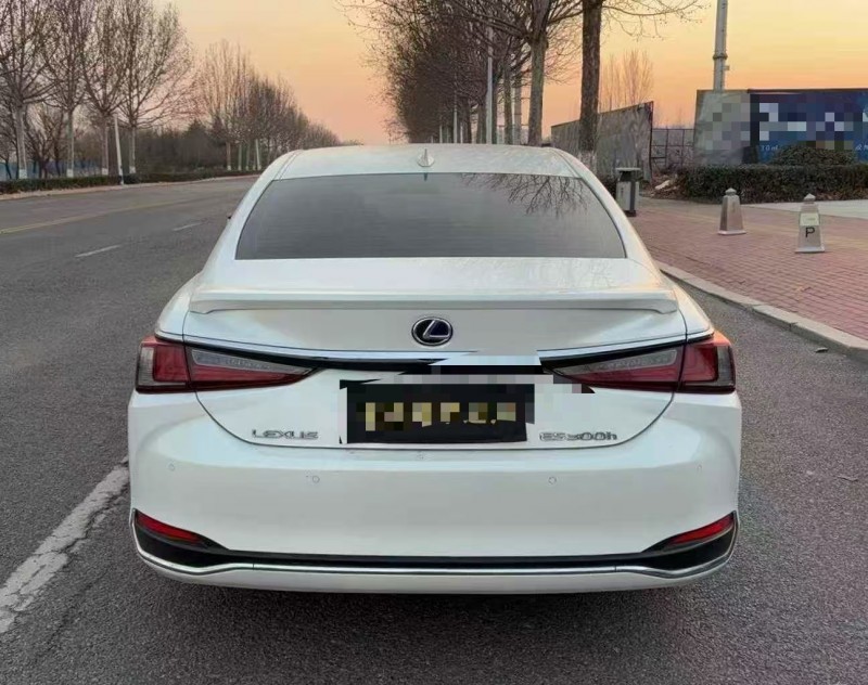 青岛22年雷克萨斯ES6