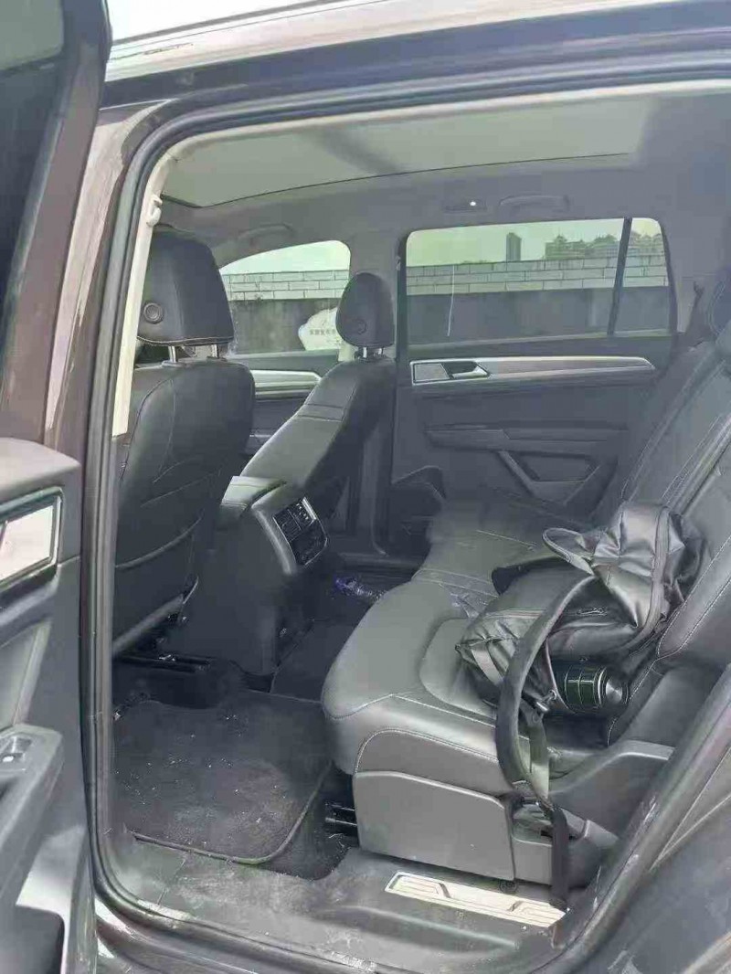 钦州21年大众途昂4