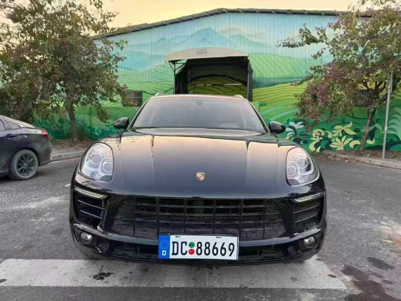 惠州15年保时捷Macan1