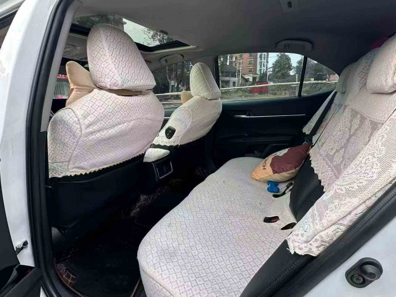 岳阳22年丰田凯美瑞6