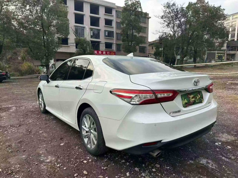 岳阳22年丰田凯美瑞8