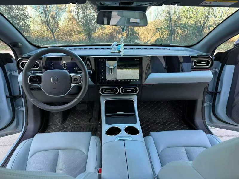 徐州23年零跑汽车C017