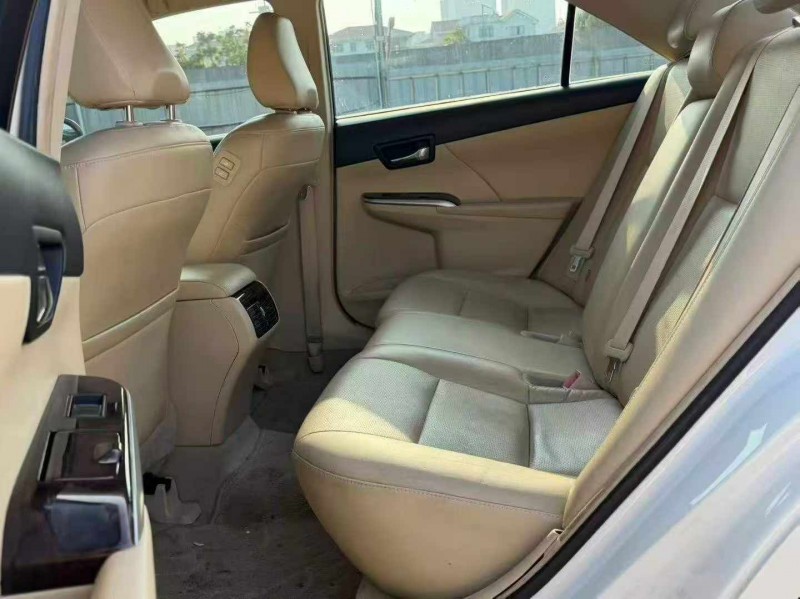 东莞16年丰田凯美瑞5