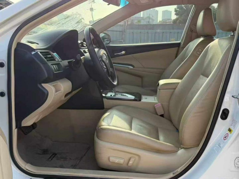 东莞16年丰田凯美瑞6