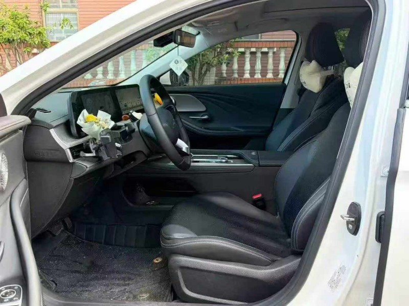 东莞25年奇瑞艾瑞泽6