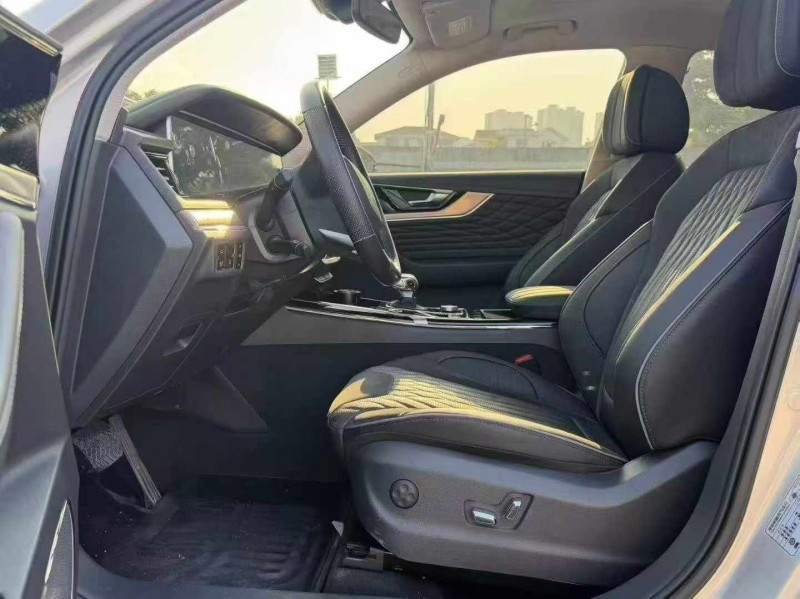 东莞22年红旗HS56