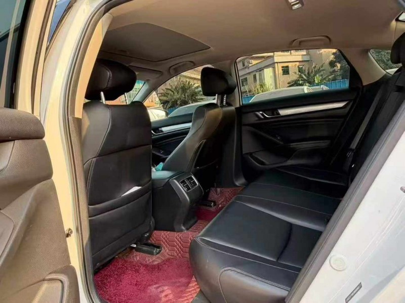 东莞21年本田雅阁4