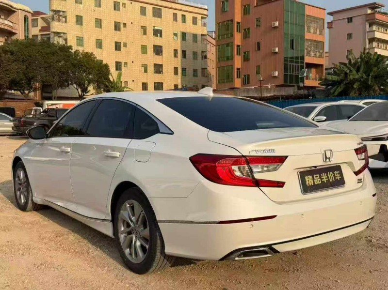 东莞21年本田雅阁9