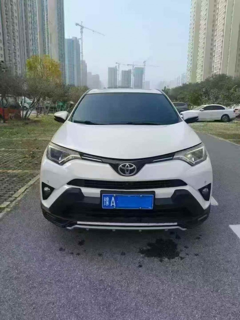 安阳16年丰田RAV4荣放1