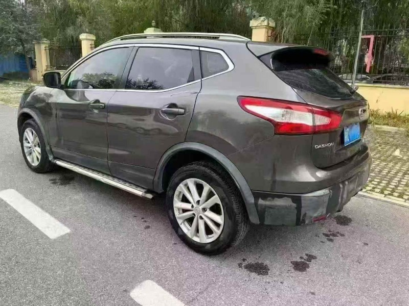 安阳16年日产逍客4