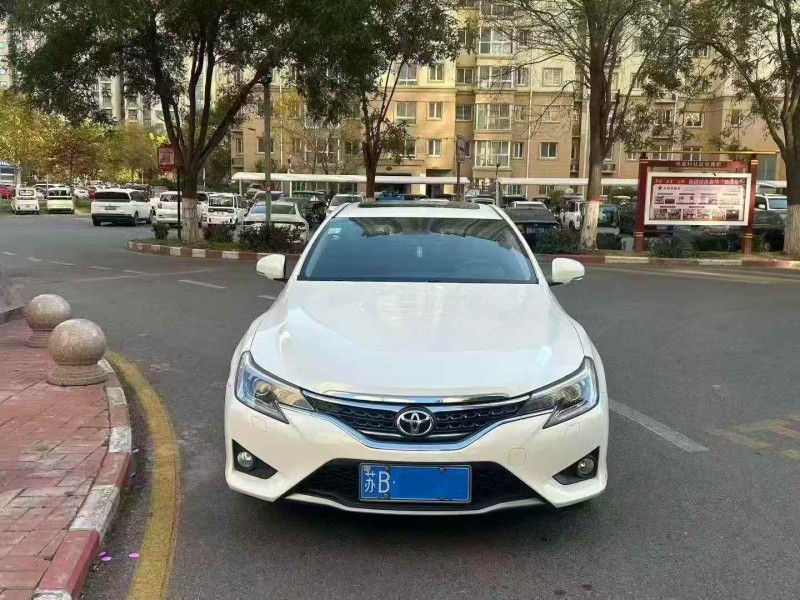 安阳17年丰田锐志1