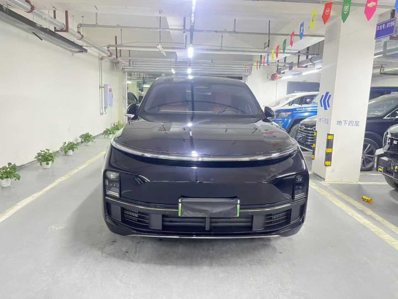 成都25年理想L81