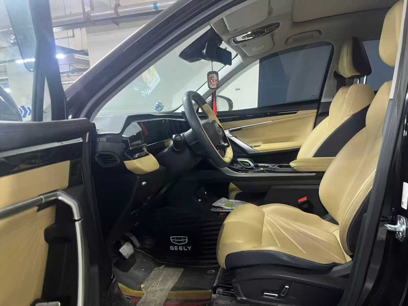 成都24年吉利博越4