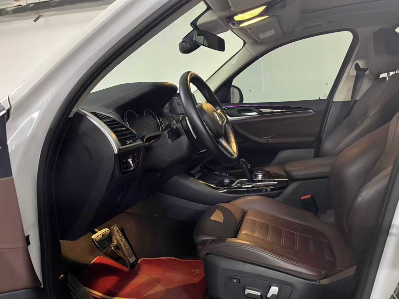 成都19年宝马X34