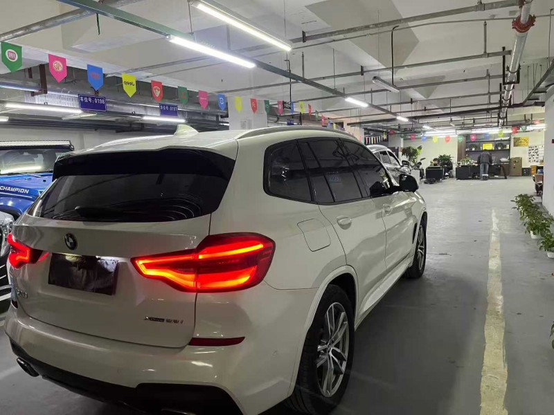 成都19年宝马X38