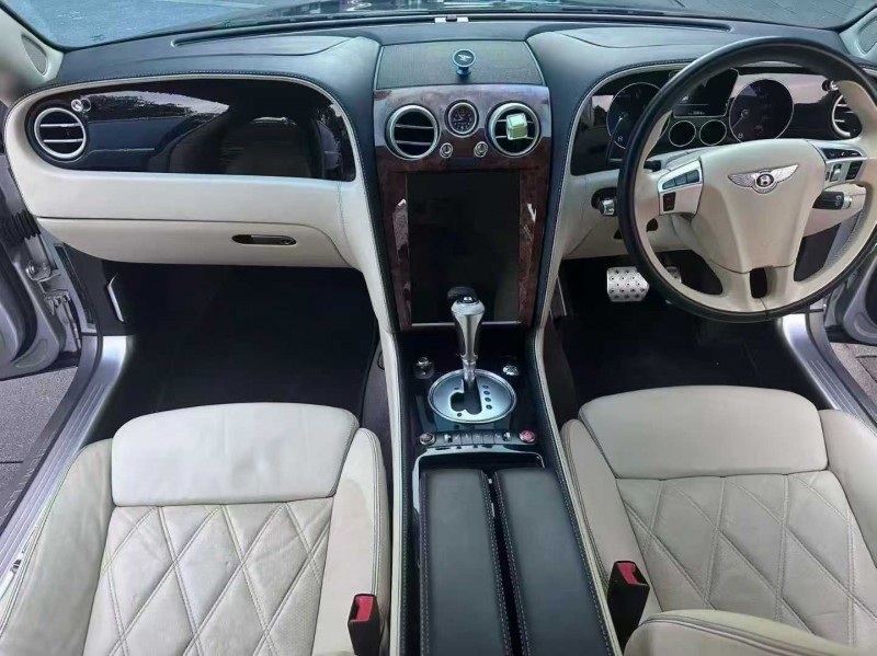 佛山13年宾利飞驰5