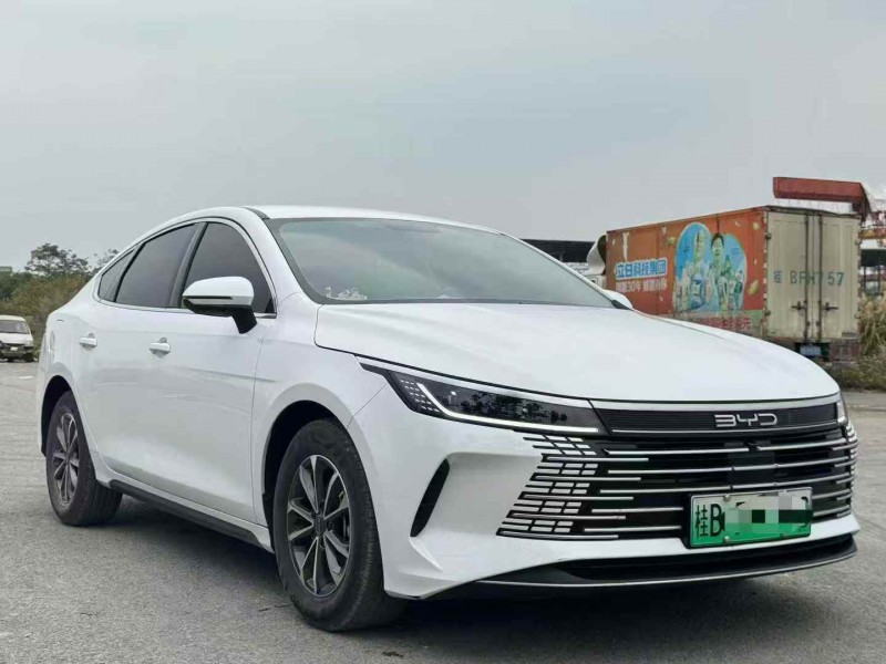 贵港24年比亚迪驱逐舰2