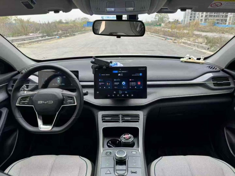 贵港24年比亚迪驱逐舰4