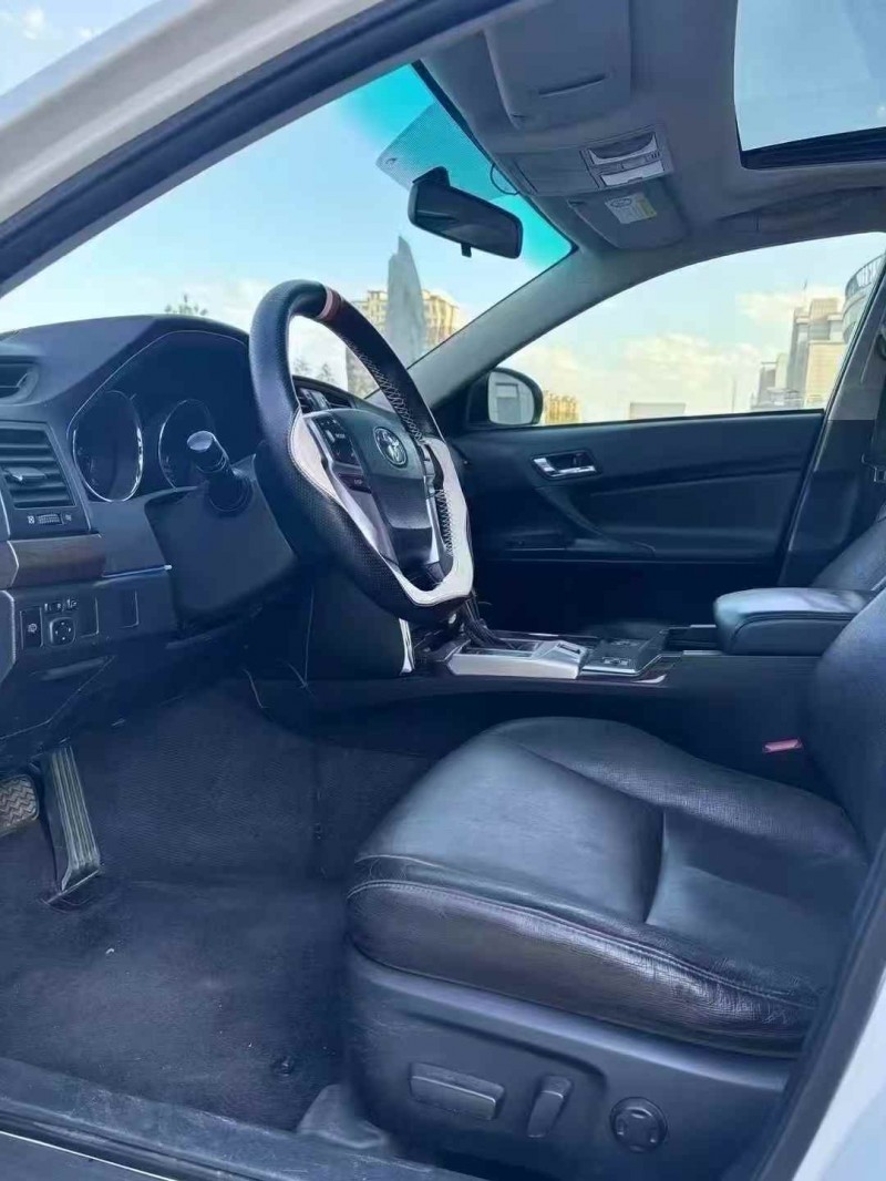 吉林17年丰田锐志7