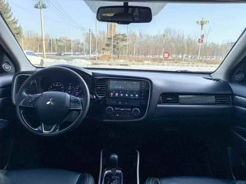 吉林19年三菱欧蓝德4