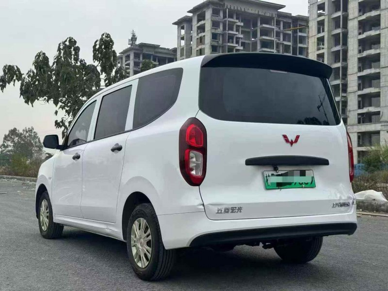 北海25年五菱汽车宏光8