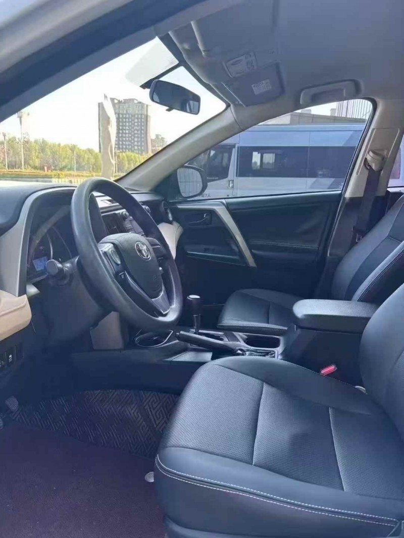 吉林18年丰田RAV47
