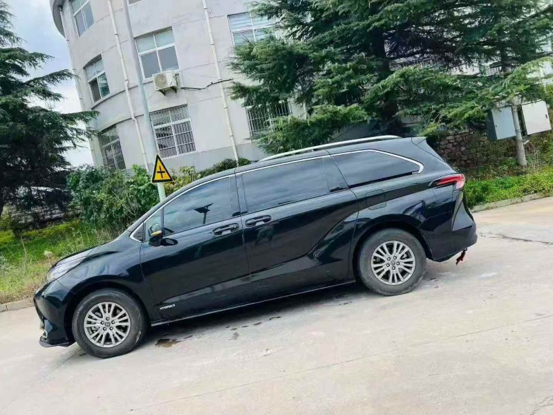 潍坊23年丰田塞纳3