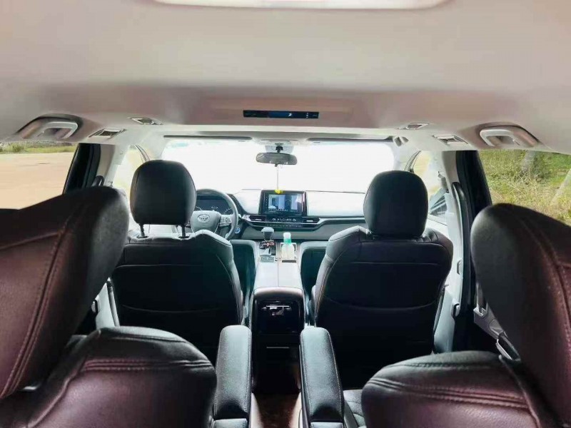 潍坊23年丰田塞纳7