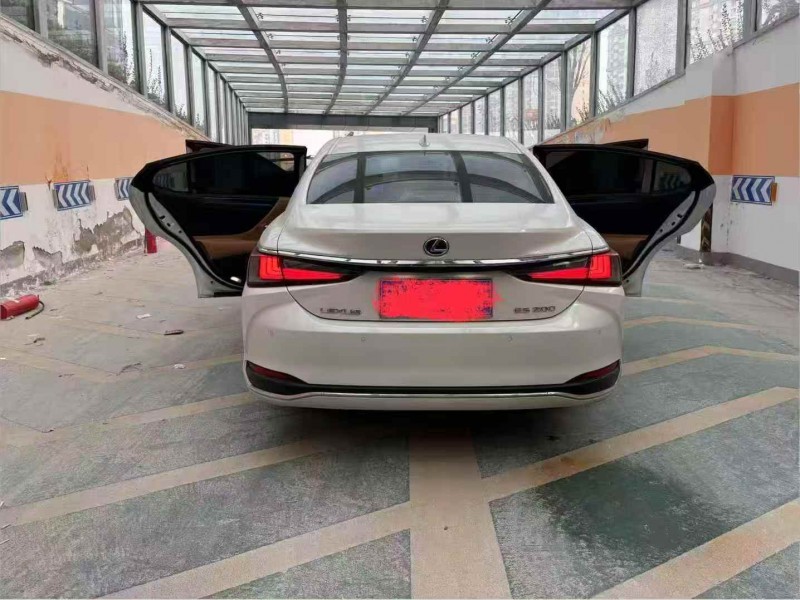 常州22年雷克萨斯ES7