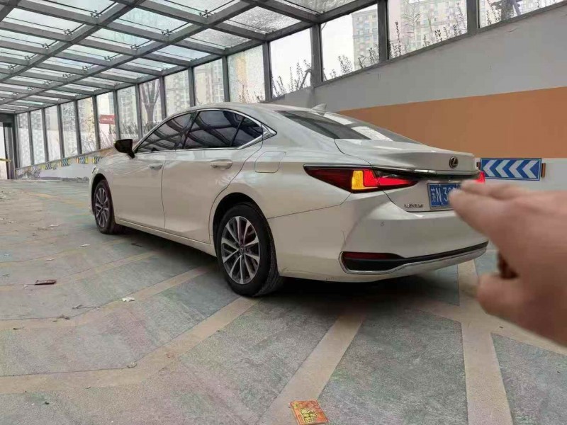 常州22年雷克萨斯ES9
