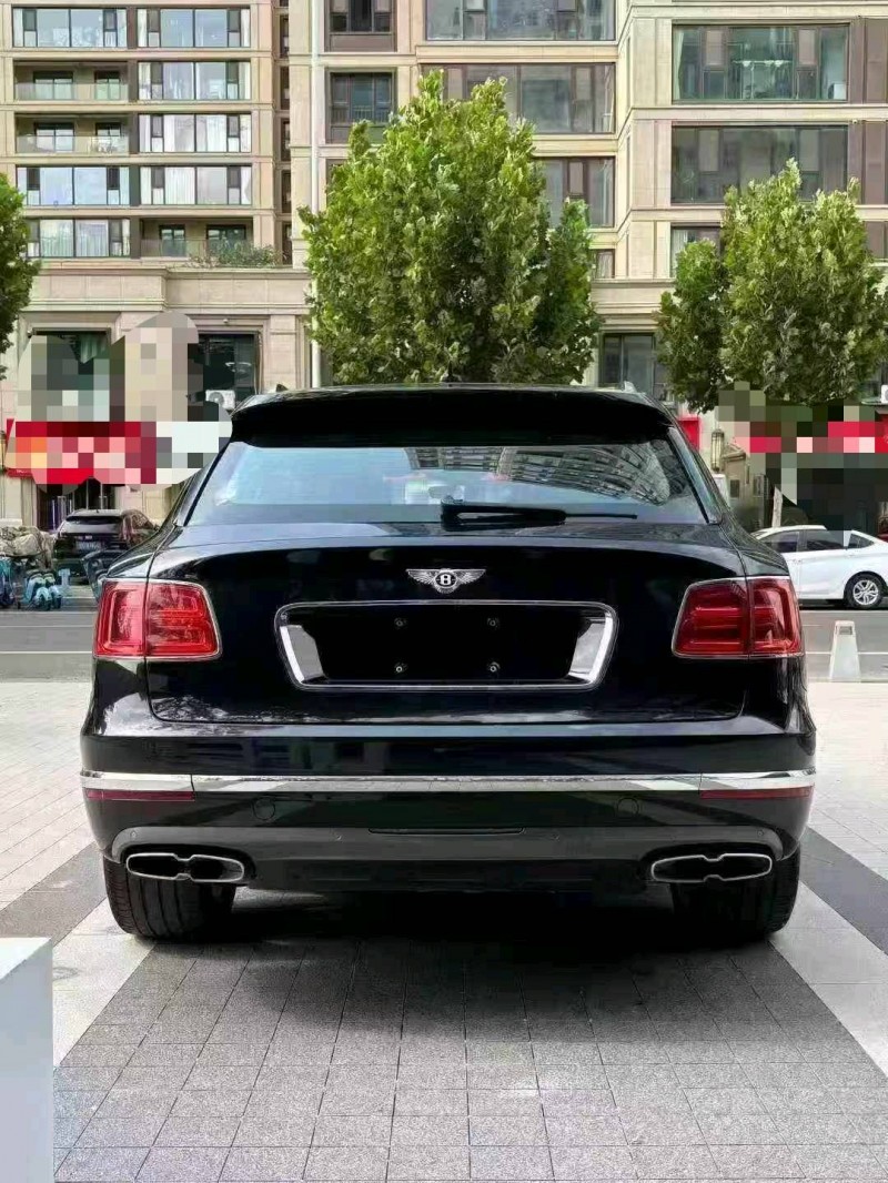 徐州19年宾利添越9