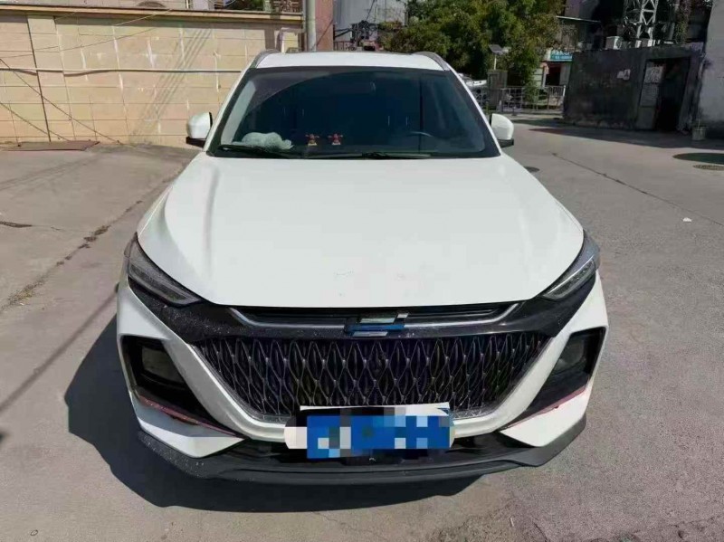 潍坊22年长安汽车欧尚1